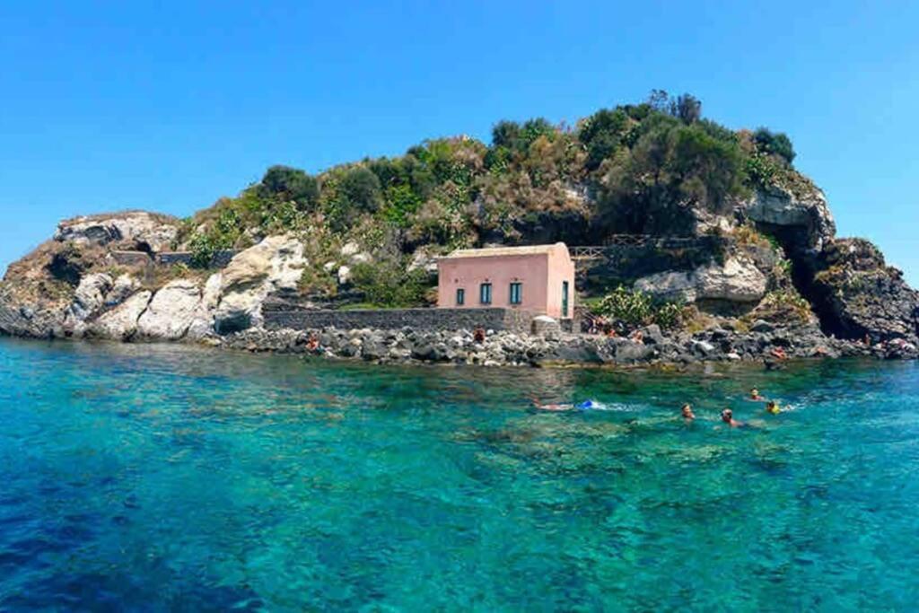 Malavoglia Suite 18 Aci Castello Esterno foto